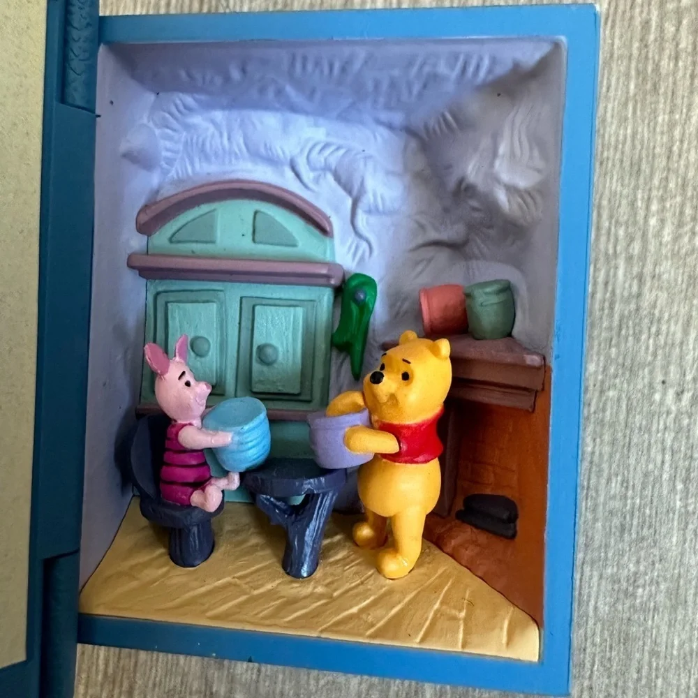 VTG Hallmark keepsake A Visit From Piglet winnie the pooh 1998 Ornament Disney